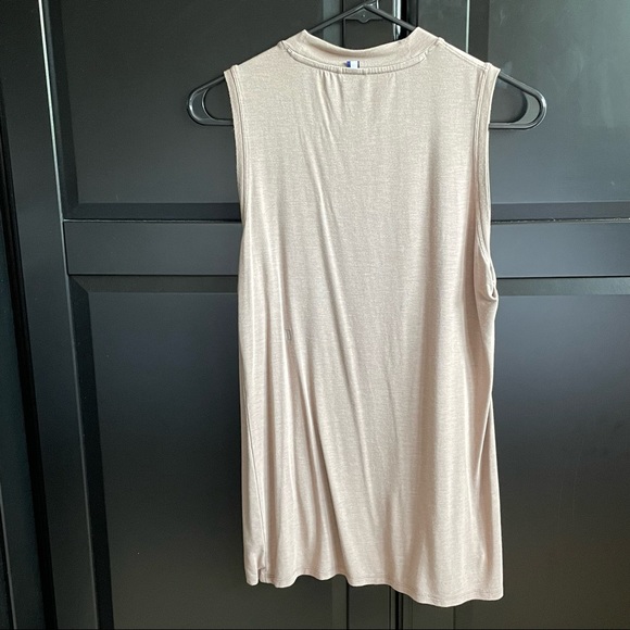 Kit and Ace Sleeveless Turtleneck (M) Tan - Picture 4 of 8
